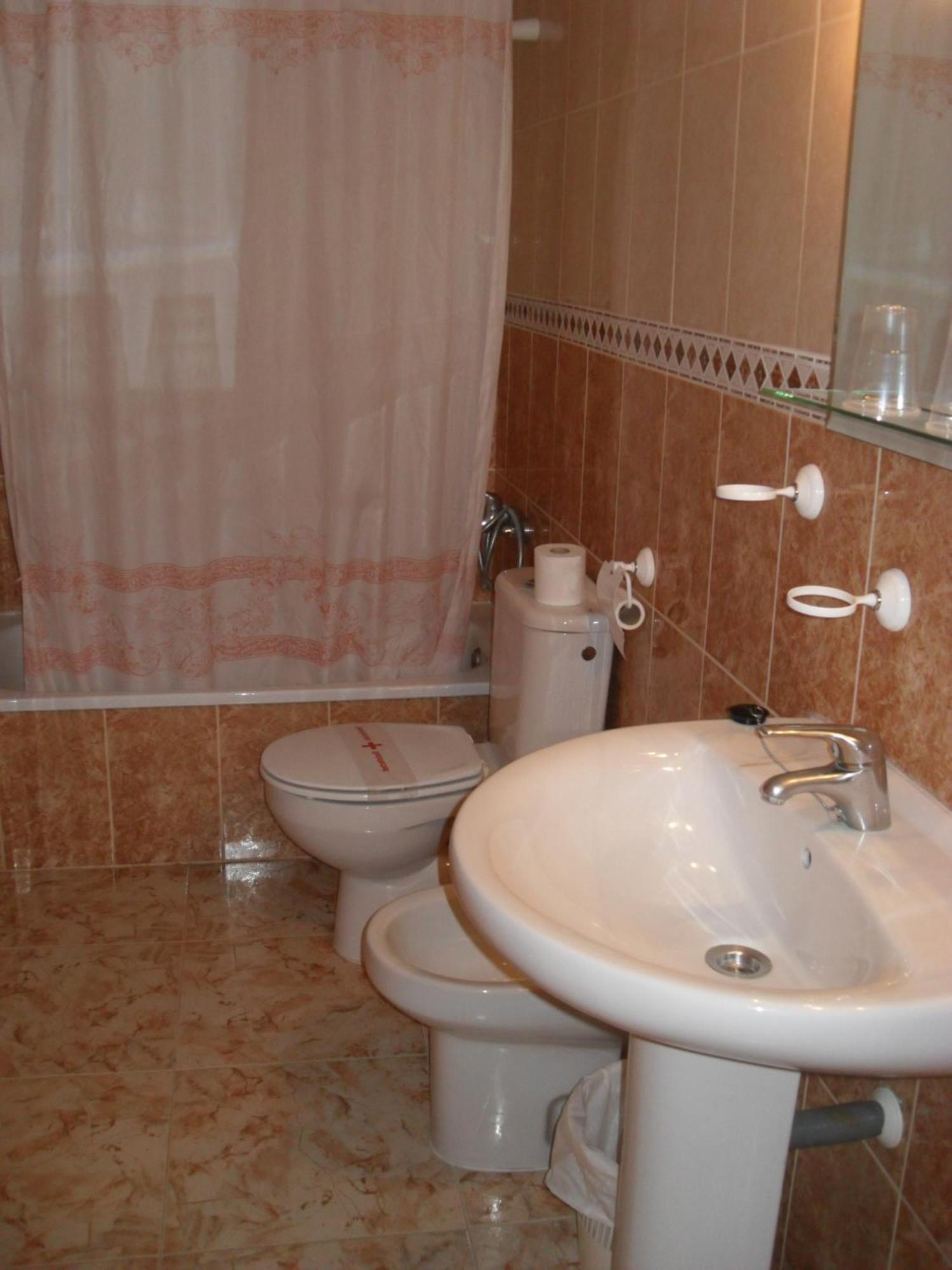 Hostal La Paz Ossa de Montiel Habitación foto